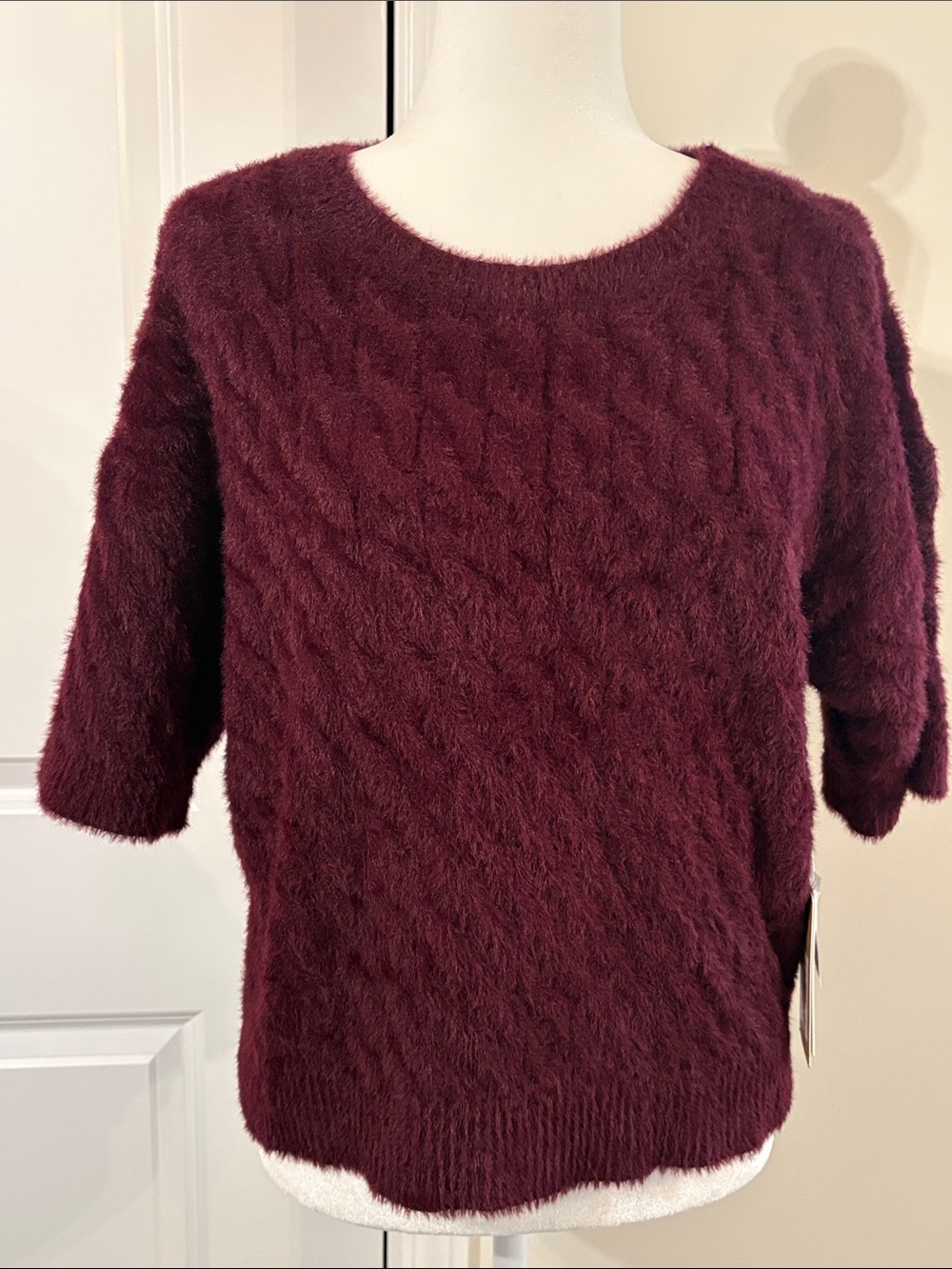 NWT Cyrus Cozy Fuzzy Cable Knit Short Sleeve Crewneck Sweater - Deep Wine Sz S